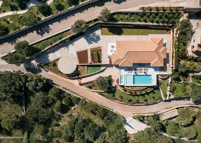 Вилла Archontiko Stoufi, An Authentic Seaview Retreat, By Thinkvilla Skinaria